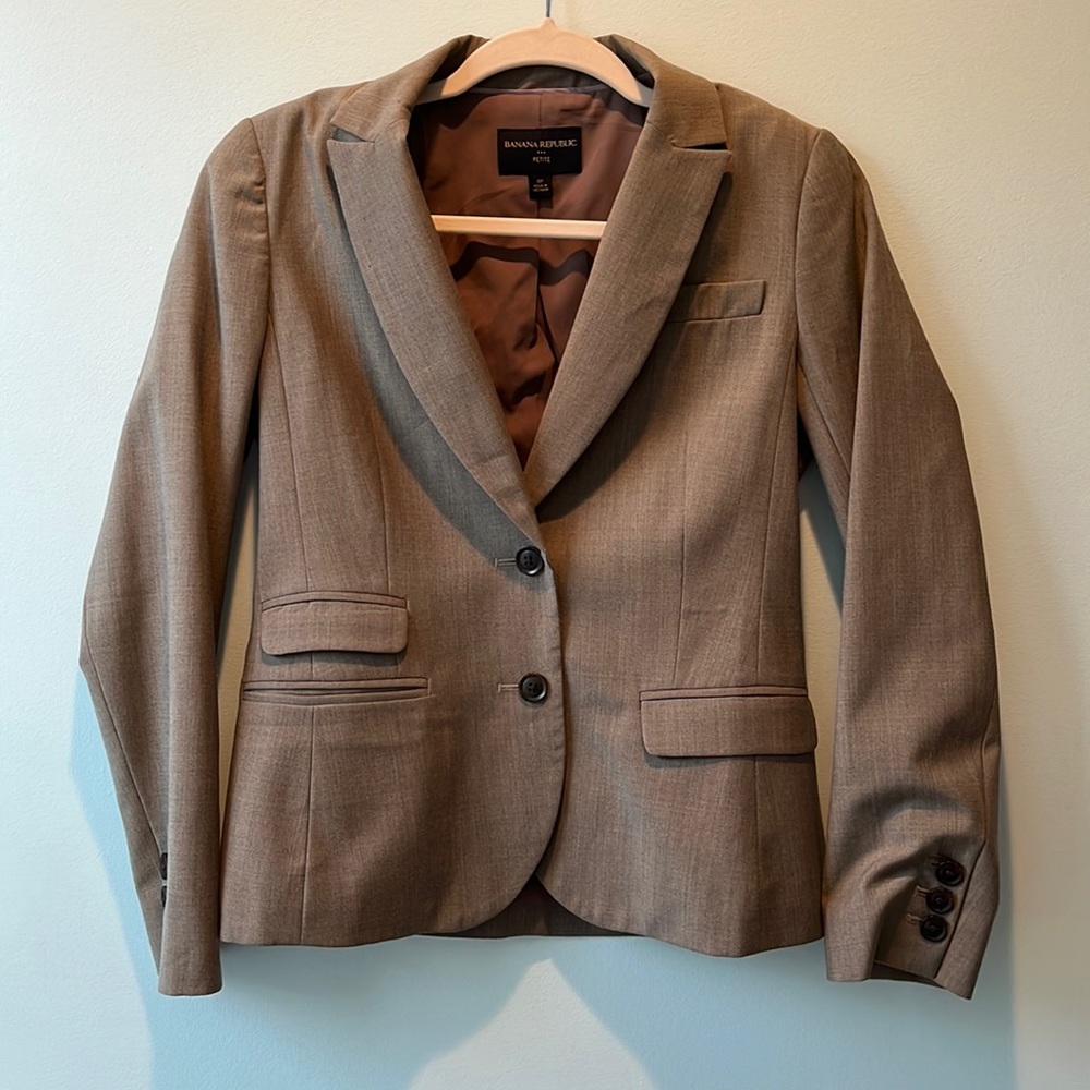Banana republic petit woman’s brownish gray blazer
